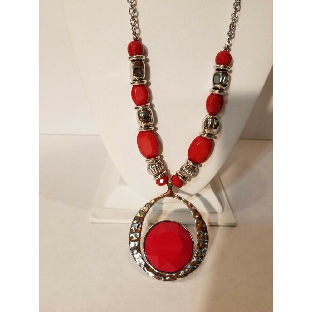Vintage 1946 red and silver necklace b78*